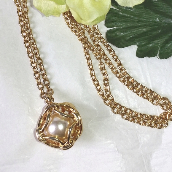 JOAN RIVERS CAGED PEARL PENDANT NECKLACE - 30" CHAIN - Picture 6 of 6